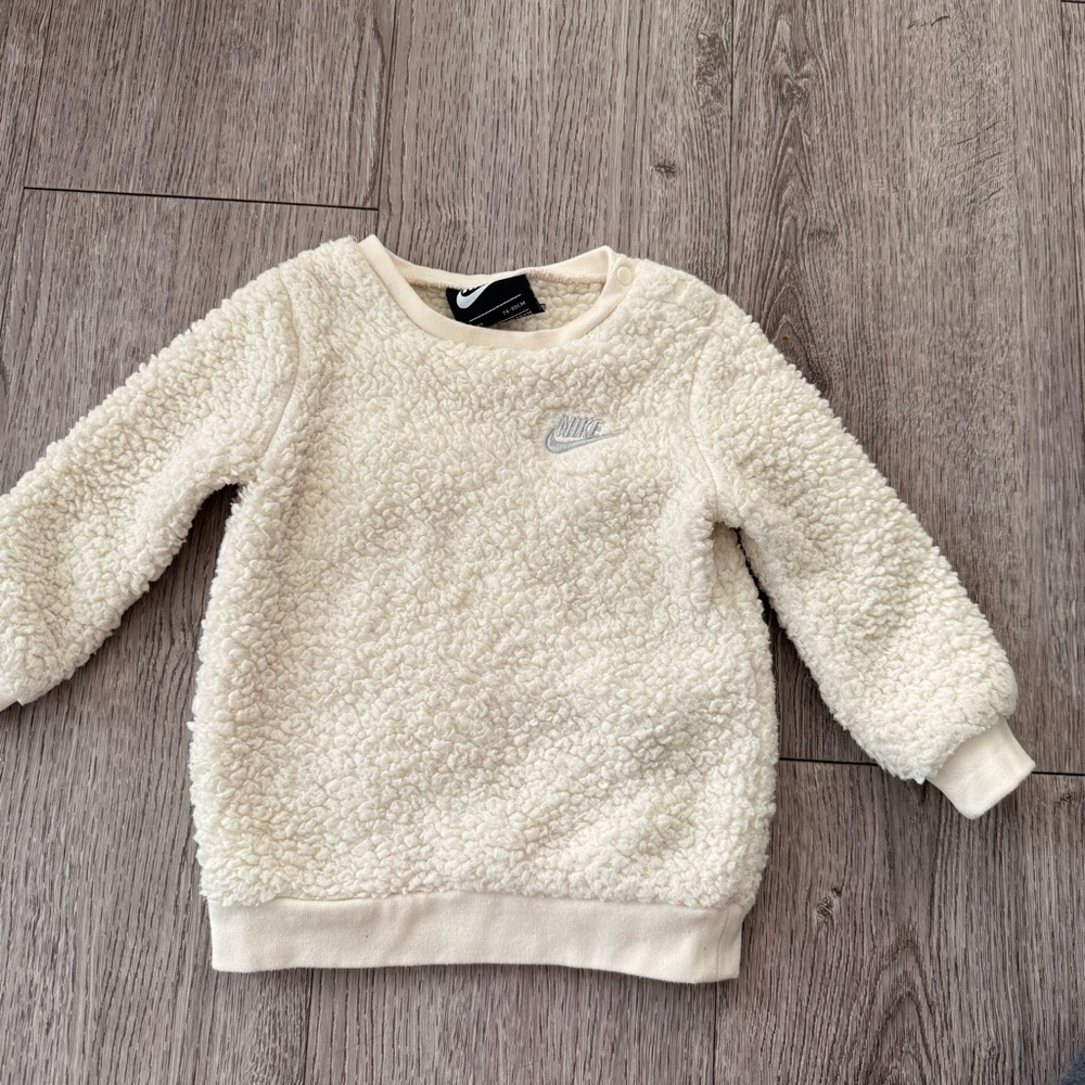 Nike white fuzzy sweatshirt size 12 month